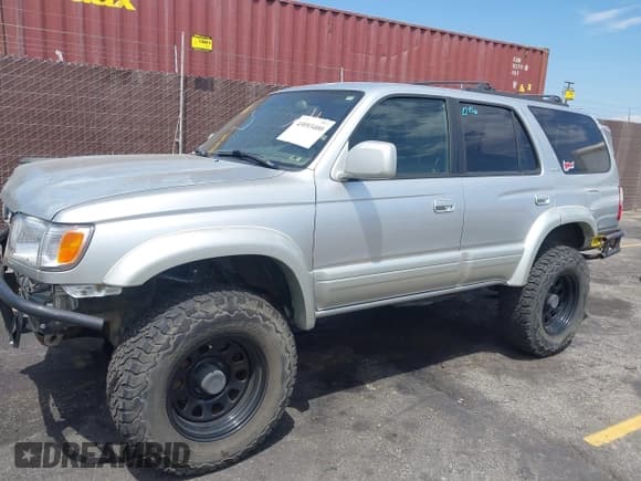 ✅ 2001 Toyota 4Runner Limited • VIN: JT3HN87RX10353973 • Lot: 43093400. Listed on IAAI with 212,987 mi. Free auction sales archive from the USA and detailed vehicle history report at DreamBid. Image 2.