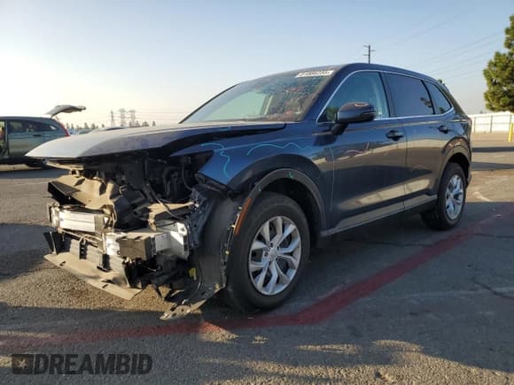 ✅ 2024 Honda CR-V LX • VIN: 2HKRS4H22RH443894 • Lot: 81886235. Listed on Copart with 23,633 mi. Free auction sales archive from the USA and detailed vehicle history report at DreamBid. Image 1.
