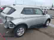 2021 Hyundai Venue SE z VIN KMHRB8A3XMU100531, wystawiony jako IAAI lot #41777510 z przebiegiem 34 557 mil mil oraz . Historia ofert i sprzedaży dostępna na DreamBid. Obrazek 4.