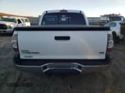 ✅ 2011 Toyota Tacoma • VIN: 3TMLU4EN6BM066565 • Lot: 92256505. Listed on Copart with 284,237 mi. Free auction sales archive from the USA and detailed vehicle history report at DreamBid. Image 6.