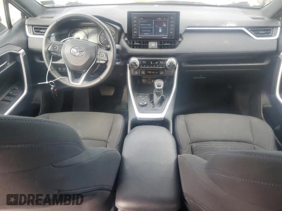 ✅ 2022 Toyota RAV4 Hybrid SE • VIN: 4T3T6RFV2NU083405 • Лот: 90049955. Опубликован ранее на Copart с пробегом 42 434 миль. Бесплатный доступ к архиву аукционных продаж из США и подробный отчёт об истории автомобиля на DreamBid. Изображение 8.