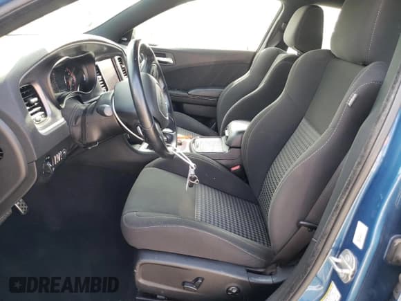 ✅ 2021 Dodge Charger GT • VIN: 2C3CDXHG8MH648123 • Lot: 90066595. Wystawiony na Copart z przebiegiem 50 482 mil. Bezpłatny archiwum sprzedaży aukcyjnych z USA i szczegółowy raport historii pojazdu na DreamBid. Zdjęcie 7.