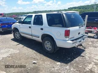 ✅ 2001 Chevrolet Blazer LT • VIN: 1GNDT13W512231147 • Lot: 42691365. Wystawiony na IAAI z przebiegiem 174 171 mil. Bezpłatny archiwum sprzedaży aukcyjnych z USA i szczegółowy raport historii pojazdu na DreamBid. Zdjęcie 3.