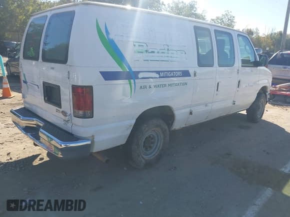 ✅ 2012 Ford Econoline Cargo Commercial • VIN: 1FTNE1EW2CDA17387 • Lot: 43332096. Wystawiony na IAAI z przebiegiem 166 180 mil. Bezpłatny archiwum sprzedaży aukcyjnych z USA i szczegółowy raport historii pojazdu na DreamBid. Zdjęcie 4.