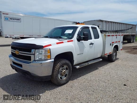 ✅ 2013 Chevrolet Silverado 2500HD • VIN: 1GB2KVCG3DZ319164 • Lot: 42796361. Wystawiony na IAAI z przebiegiem 267 872 mil. Bezpłatny archiwum sprzedaży aukcyjnych z USA i szczegółowy raport historii pojazdu na DreamBid. Zdjęcie 17.