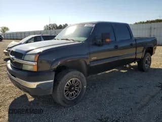 ✅ 2004 Chevrolet Silverado 2500HD LS • VIN: 1GCHC23234F250483 • Lot: 70882615. Wystawiony na Copart z przebiegiem 193 702 mil. Bezpłatny archiwum sprzedaży aukcyjnych z USA i szczegółowy raport historii pojazdu na DreamBid. Zdjęcie 1.