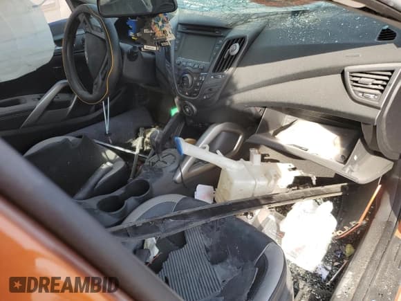 ✅ 2015 Hyundai Veloster Turbo • VIN: KMHTC6AE4FU232597 • Lot: 74137024. Wystawiony na Copart z przebiegiem Nie podano. Bezpłatny archiwum sprzedaży aukcyjnych z USA i szczegółowy raport historii pojazdu na DreamBid. Zdjęcie 8.