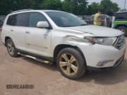 ✅ 2011 Toyota Highlander Limited • VIN: 5TDYK3EH9BS034337 • Lot: 42076598. Listed on IAAI with 174,100 mi. Free auction sales archive from the USA and detailed vehicle history report at DreamBid. Image 1.