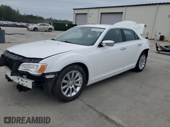 ✅ 2013 Chrysler 300 C • VIN: 2C3CCAET3DH675778 • Лот: 86240255. Опубликован ранее на Copart с пробегом 85 930 миль. Бесплатный доступ к архиву аукционных продаж из США и подробный отчёт об истории автомобиля на DreamBid. Изображение 1.