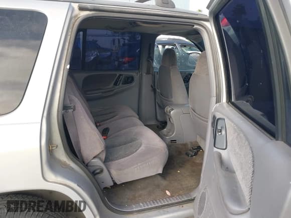 ✅ 1999 Dodge Durango • VIN: 1B4HR28Y3XF550568 • Lot: 43056221. Wystawiony na IAAI z przebiegiem 239 564 mil. Bezpłatny archiwum sprzedaży aukcyjnych z USA i szczegółowy raport historii pojazdu na DreamBid. Zdjęcie 8.