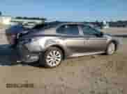 2019 Toyota Camry LE z VIN 4T1B11HK5KU794289, wystawiony jako Copart lot #69141015 z przebiegiem 43 768 mil mil oraz Szkoda całkowita • Salvage title. Historia ofert i sprzedaży dostępna na DreamBid. Obrazek 3.