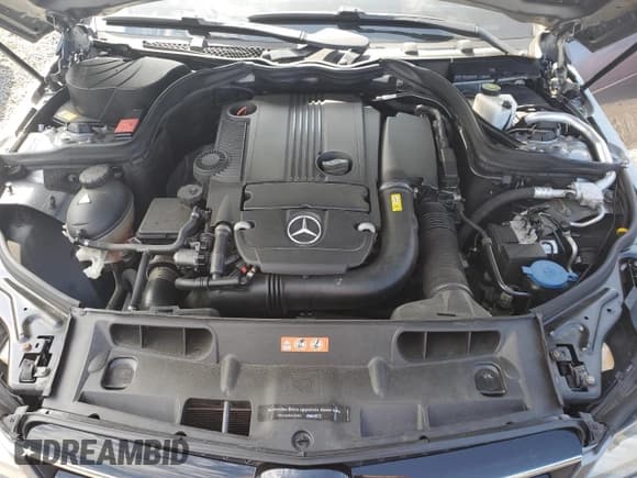 ✅ 2015 Mercedes-Benz C 250 • VIN: WDDGJ4HB9FG396394 • Лот: 80297515. Опубликован ранее на Copart с пробегом 69 562 миль. Бесплатный доступ к архиву аукционных продаж из США и подробный отчёт об истории автомобиля на DreamBid. Изображение 11.