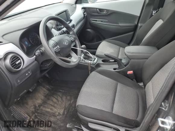 2021 Hyundai Kona SE z VIN KM8K12AA0MU659537, wystawiony jako Copart lot #65289782 z przebiegiem 16 668 mil mil oraz . Historia ofert i sprzedaży dostępna na DreamBid. Obrazek 7.