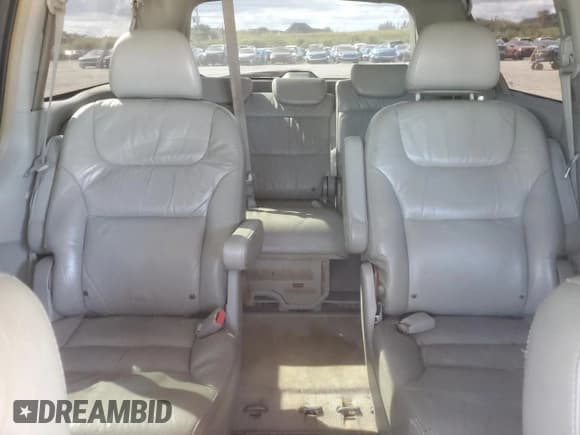 ✅ 2006 Honda Odyssey EX-L • VIN: 5FNRL38756B115706 • Lot: 82527395. Listed on Copart with 181,598 mi. Free auction sales archive from the USA and detailed vehicle history report at DreamBid. Image 10.