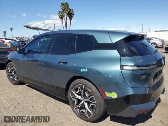 ✅ 2023 BMW iX M60 • VIN: WB533CF01PCM82043 • Lot: 47447815. Wystawiony na Copart z przebiegiem 9 058 mil. Bezpłatny archiwum sprzedaży aukcyjnych z USA i szczegółowy raport historii pojazdu na DreamBid. Zdjęcie 2.