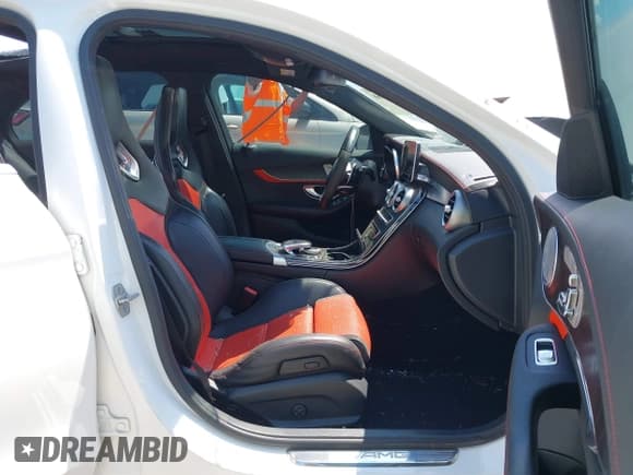 ✅ 2016 Mercedes-Benz C 63 S AMG • VIN: 55SWF8HB3GU114520 • Лот: 43186168. Опубликован ранее на IAAI с пробегом 52 026 миль. Бесплатный доступ к архиву аукционных продаж из США и подробный отчёт об истории автомобиля на DreamBid. Изображение 5.