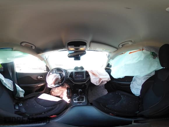 ✅ 2015 Jeep Cherokee Latitude • VIN: 1C4PJMCB8FW603123 • Лот: 42086067. Опубликован ранее на IAAI с пробегом 173 775 миль. Бесплатный доступ к архиву аукционных продаж из США и подробный отчёт об истории автомобиля на DreamBid. Изображение 18.