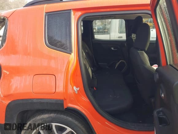 ✅ 2015 Jeep Renegade Latitude • VIN: ZACCJABT0FPB51172 • Lot: 43713763. Listed on IAAI with 94,403 mi. Free auction sales archive from the USA and detailed vehicle history report at DreamBid. Image 8.