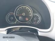 ✅ 2013 Volkswagen Beetle 2.5L • VIN: 3VW5X7AT0DM803667 • Lot: 43412543. Wystawiony na IAAI z przebiegiem Nie podano. Bezpłatny archiwum sprzedaży aukcyjnych z USA i szczegółowy raport historii pojazdu na DreamBid. Zdjęcie 7.