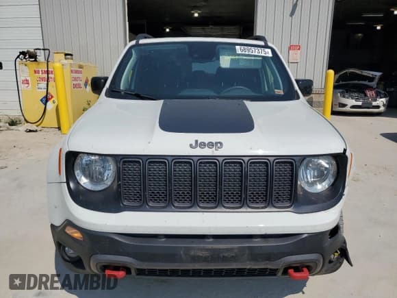 ✅ 2022 Jeep Renegade Trailhawk • VIN: ZACNJDC17NPP01034 • Lot: 68957375. Wystawiony na Copart z przebiegiem 28 564 mil. Bezpłatny archiwum sprzedaży aukcyjnych z USA i szczegółowy raport historii pojazdu na DreamBid. Zdjęcie 5.