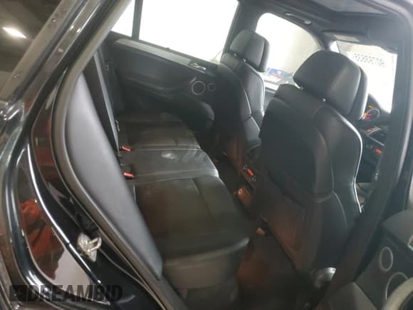 ✅ 2012 BMW X5 M • VIN: 5YMGY0C53CLK27448 • Lot: 90793635. Wystawiony na Copart z przebiegiem 146 435 mil. Bezpłatny archiwum sprzedaży aukcyjnych z USA i szczegółowy raport historii pojazdu na DreamBid. Zdjęcie 11.