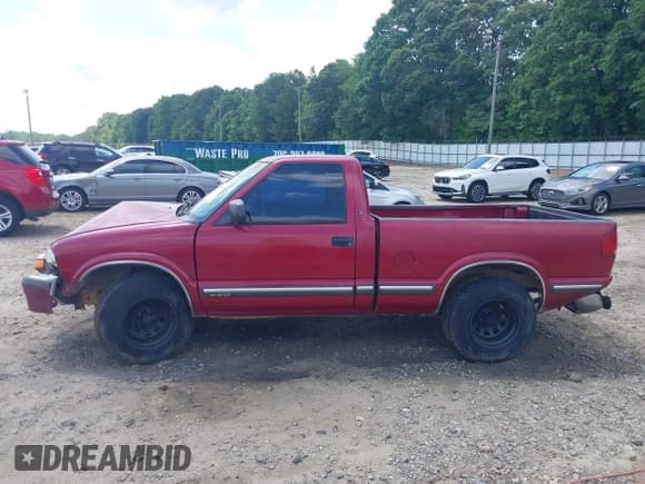✅ 1999 Chevrolet S-10 LS • VIN: 1GCCS14X4XK233625 • Лот: 42299475. Опубликован ранее на IAAI с пробегом 201 717 миль. Бесплатный доступ к архиву аукционных продаж из США и подробный отчёт об истории автомобиля на DreamBid. Изображение 15.