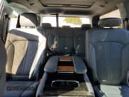 ✅ 2022 Jeep Grand Wagoneer Series III • VIN: 1C4SJVGJ8NS197836 • Lot: 80415114. Wystawiony na Copart z przebiegiem 21 727 mil. Bezpłatny archiwum sprzedaży aukcyjnych z USA i szczegółowy raport historii pojazdu na DreamBid. Zdjęcie 10.