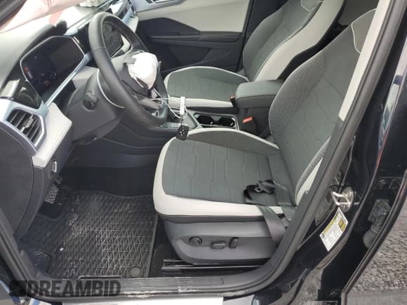 ✅ 2025 Volkswagen Taos SE • VIN: 3VVEC7B26SM037849 • Lot: 66216965. Listed on Copart with 3,617 mi. Free auction sales archive from the USA and detailed vehicle history report at DreamBid. Image 7.