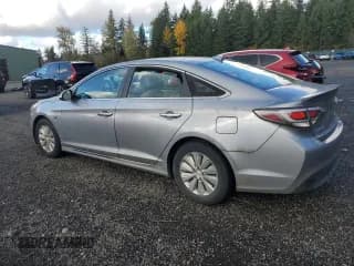 ✅ 2016 Hyundai Sonata SE • VIN: KMHE24L18GA012411 • Лот: 89817005. Опубликован ранее на Copart с пробегом 82 590 миль. Бесплатный доступ к архиву аукционных продаж из США и подробный отчёт об истории автомобиля на DreamBid. Изображение 2.