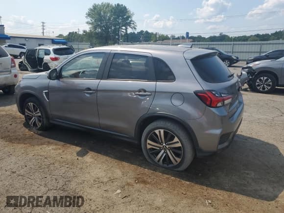 ✅ 2020 Mitsubishi Outlander ES • VIN: JA4AR3AU5LU024296 • Lot: 67610205. Listed on Copart with 101,812 mi. Free auction sales archive from the USA and detailed vehicle history report at DreamBid. Image 2.