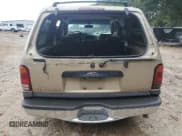 ✅ 2000 Ford Explorer XLT • VIN: 1FMZU63E5YZC67448 • Lot: 83935625. Wystawiony na Copart z przebiegiem 257 194 mil. Bezpłatny archiwum sprzedaży aukcyjnych z USA i szczegółowy raport historii pojazdu na DreamBid. Zdjęcie 6.