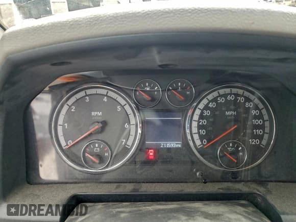 ✅ 2011 Ram 1500 SLT • VIN: 3D7JB1EP9BG573302 • Lot: 94272785. Wystawiony na Copart z przebiegiem 211 593 mil. Bezpłatny archiwum sprzedaży aukcyjnych z USA i szczegółowy raport historii pojazdu na DreamBid. Zdjęcie 9.