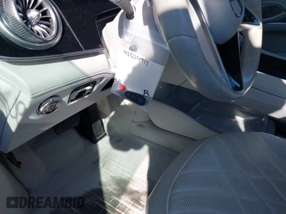 ✅ 2022 Mercedes-Benz EQS 580 • VIN: W1KCG4EB3NA010152 • Lot: 43504977. Listed on IAAI with 34,798 mi. Free auction sales archive from the USA and detailed vehicle history report at DreamBid. Image 20.