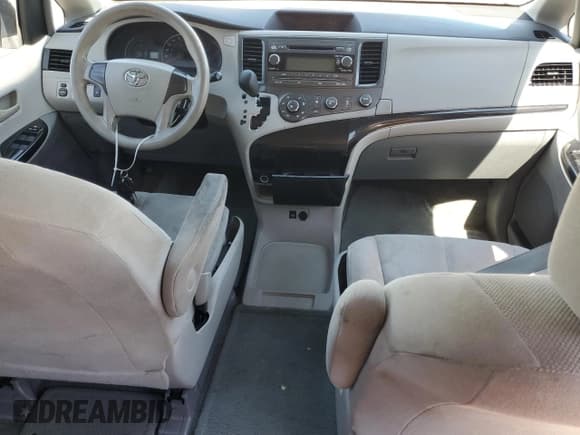 ✅ 2012 Toyota Sienna • VIN: 5TDZK3DC7CS249517 • Lot: 82555775. Listed on Copart with 168,897 mi. Free auction sales archive from the USA and detailed vehicle history report at DreamBid. Image 8.