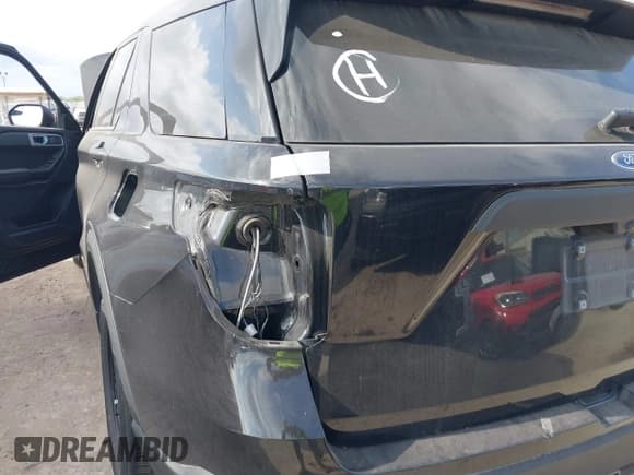 ✅ 2022 Ford Police Interceptor Utility • VIN: 1FM5K8AB5NGC23658 • Lot: 41146628. Wystawiony na IAAI z przebiegiem 16 840 mil. Bezpłatny archiwum sprzedaży aukcyjnych z USA i szczegółowy raport historii pojazdu na DreamBid. Zdjęcie 18.