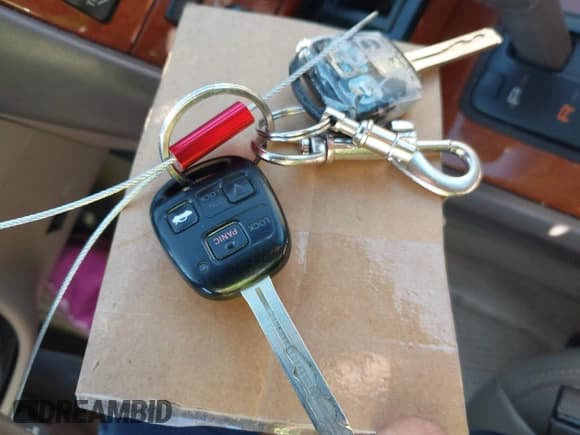 ✅ 2000 Lexus ES 300 • VIN: JT8BF28G2Y0270068 • Lot: 43086944. Wystawiony na IAAI z przebiegiem 131 915 mil. Bezpłatny archiwum sprzedaży aukcyjnych z USA i szczegółowy raport historii pojazdu na DreamBid. Zdjęcie 11.