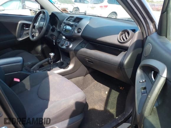 ✅ 2011 Toyota RAV4 Sport • VIN: JTMRK4DVXB5099592 • Lot: 42635762. Listed on IAAI with 238,181 mi. Free auction sales archive from the USA and detailed vehicle history report at DreamBid. Image 5.