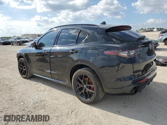 ✅ 2021 Alfa Romeo Stelvio Ti Sport • VIN: ZASPAKBN0M7D08287 • Лот: 70589014. Опубликован ранее на Copart с пробегом Не указан. Бесплатный доступ к архиву аукционных продаж из США и подробный отчёт об истории автомобиля на DreamBid. Изображение 2.