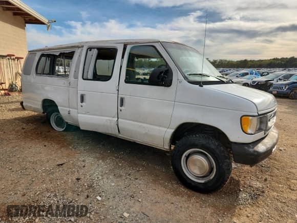 ✅ 1998 Ford Econoline Wagon XL • VIN: 1FBSS31L9WHA59947 • Lot: 87456785. Wystawiony na Copart z przebiegiem 168 170 mil. Bezpłatny archiwum sprzedaży aukcyjnych z USA i szczegółowy raport historii pojazdu na DreamBid. Zdjęcie 4.
