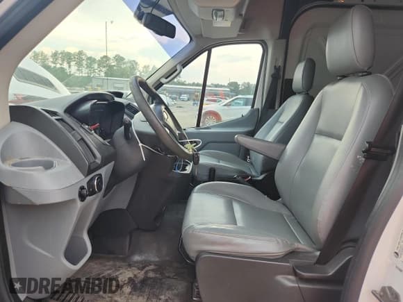 ✅ 2015 Ford Transit Cargo • VIN: 1FTSW2CG4FKA00320 • Lot: 63660565. Wystawiony na Copart z przebiegiem 206 496 mil. Bezpłatny archiwum sprzedaży aukcyjnych z USA i szczegółowy raport historii pojazdu na DreamBid. Zdjęcie 7.