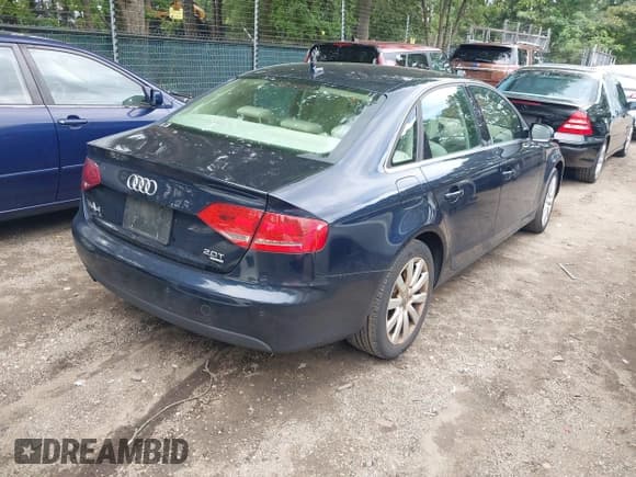 ✅ 2010 Audi A4 Premium Plus • VIN: WAUFFAFL2AN016220 • Lot: 43029675. Listed on IAAI with 124,551 mi. Free auction sales archive from the USA and detailed vehicle history report at DreamBid. Image 4.