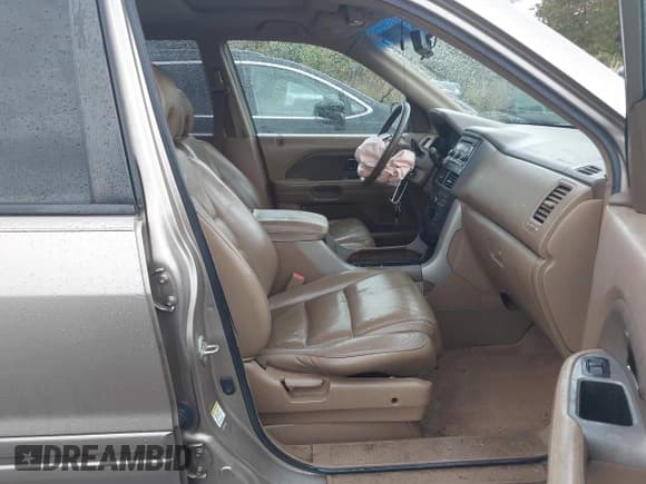 ✅ 2007 Honda Pilot EX-L • VIN: 5FNYF18527B006420 • Lot: 43576237. Listed on IAAI with 233,077 mi. Free auction sales archive from the USA and detailed vehicle history report at DreamBid. Image 5.
