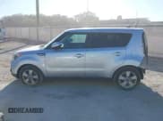 ✅ 2017 Kia Soul • VIN: KNDJN2A23H7461021 • Lot: 43707207. Wystawiony na IAAI z przebiegiem 114 716 mil. Bezpłatny archiwum sprzedaży aukcyjnych z USA i szczegółowy raport historii pojazdu na DreamBid. Zdjęcie 15.