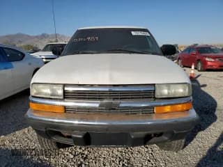 ✅ 2000 Chevrolet S-10 LS • VIN: 1GCDT19W1Y8112096 • Лот: 75716484. Опубликован ранее на Copart с пробегом Не указан. Бесплатный доступ к архиву аукционных продаж из США и подробный отчёт об истории автомобиля на DreamBid. Изображение 5.