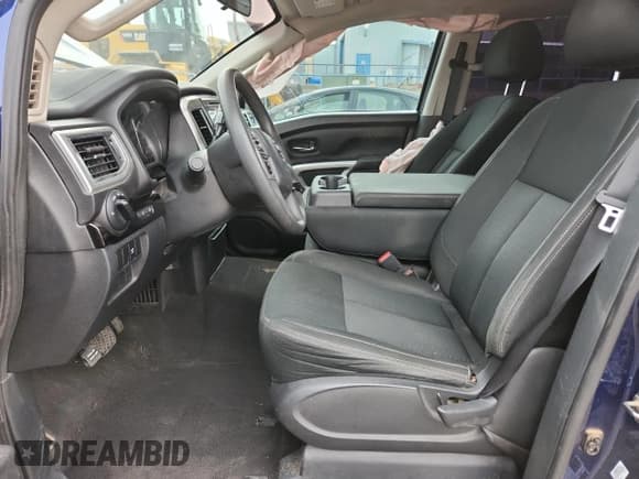 ✅ 2018 Nissan Titan SV • VIN: 1N6AA1EJ3JN500101 • Лот: 70721955. Опубликован ранее на Copart с пробегом 133 984 миль. Бесплатный доступ к архиву аукционных продаж из США и подробный отчёт об истории автомобиля на DreamBid. Изображение 7.