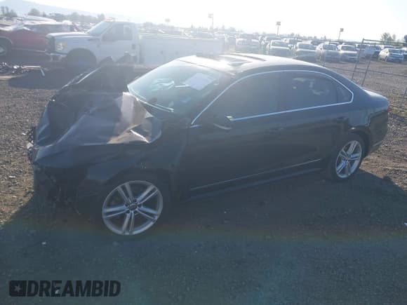 ✅ 2013 Volkswagen Passat SEL Premium • VIN: 1VWCN7A3XDC106540 • Lot: 42183456. Wystawiony na IAAI z przebiegiem 97 705 mil. Bezpłatny archiwum sprzedaży aukcyjnych z USA i szczegółowy raport historii pojazdu na DreamBid. Zdjęcie 2.