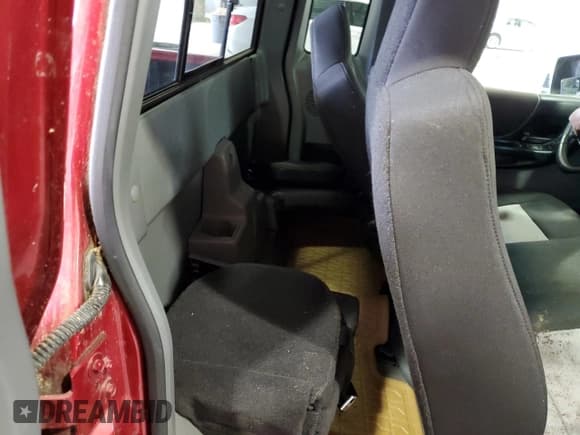 ✅ 2006 Ford Ranger STX • VIN: 1FTYR44E66PA80054 • Lot: 57880235. Listed on Copart with 118,241 mi. Free auction sales archive from the USA and detailed vehicle history report at DreamBid. Image 10.