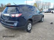 ✅ 2017 Chevrolet Traverse LS • VIN: 1GNKRFED1HJ138608 • Lot: 43556397. Wystawiony na IAAI z przebiegiem 98 915 mil. Bezpłatny archiwum sprzedaży aukcyjnych z USA i szczegółowy raport historii pojazdu na DreamBid. Zdjęcie 4.