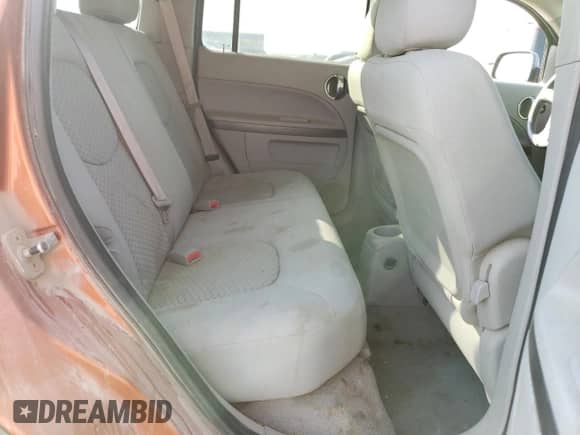 2007 Chevrolet HHR LS z VIN 3GNDA13D27S526644, wystawiony jako Copart lot #75641944 z przebiegiem 317 886 mil mil oraz Czysty tytuł • Clean title. Historia ofert i sprzedaży dostępna na DreamBid. Obrazek 11.