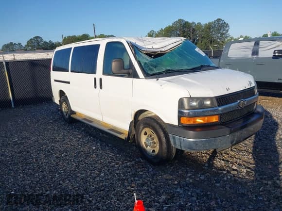 ✅ 2012 Chevrolet Express Passenger 1LT • VIN: 1GAZGYFG7C1172247 • Lot: 41983930. Listed on IAAI with 187,895 mi. Free auction sales archive from the USA and detailed vehicle history report at DreamBid. Image 1.